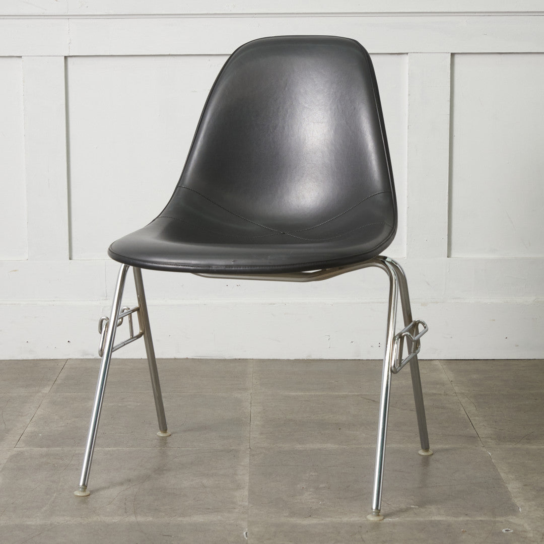 サイドシェルチェア スタッキングベース