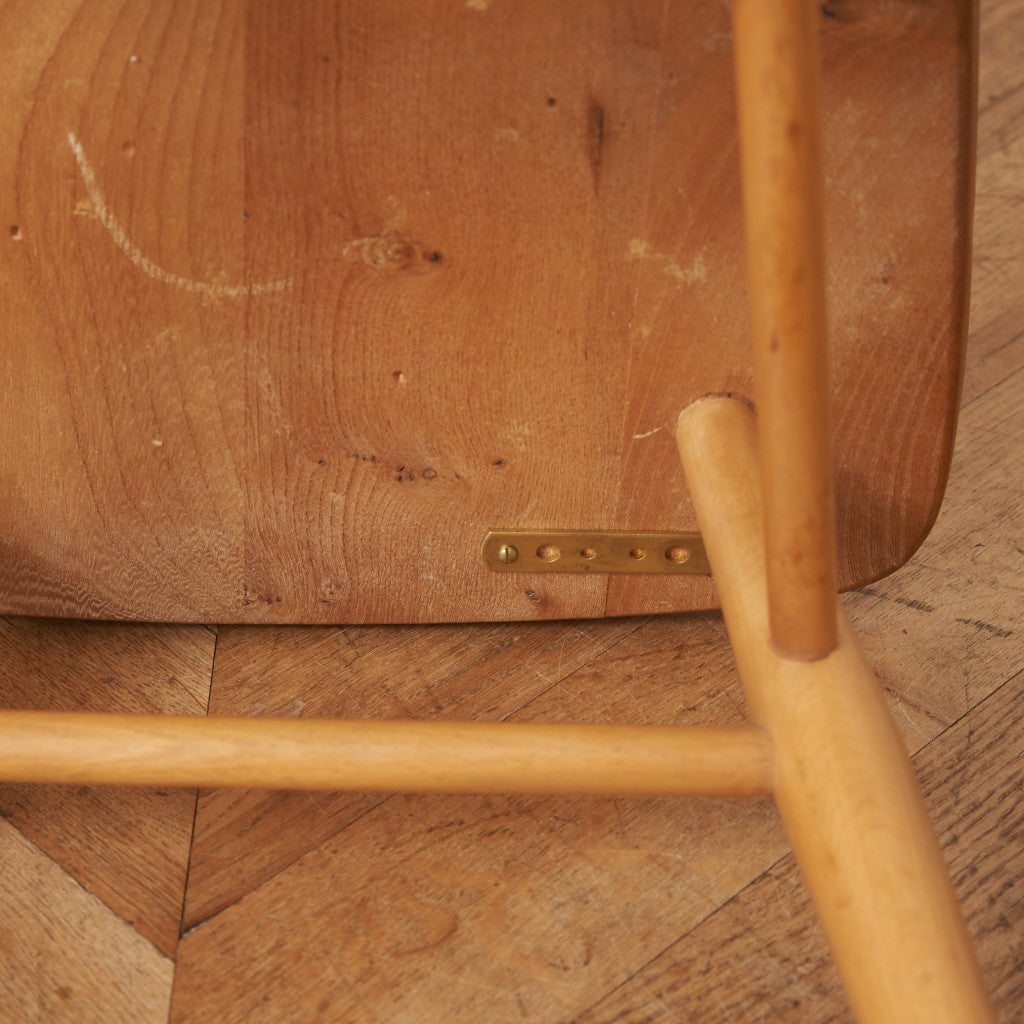 スティックバックチェア