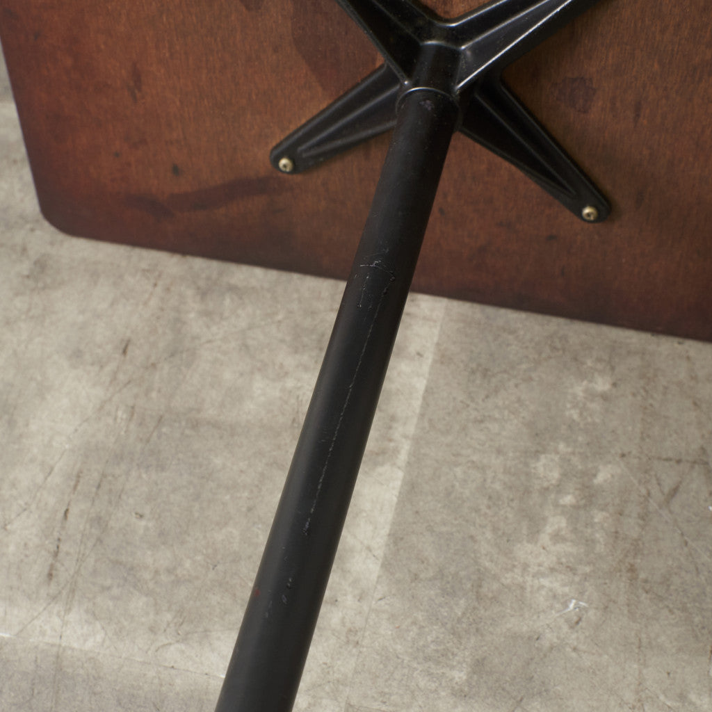 イームズ コントラクトベース テーブル