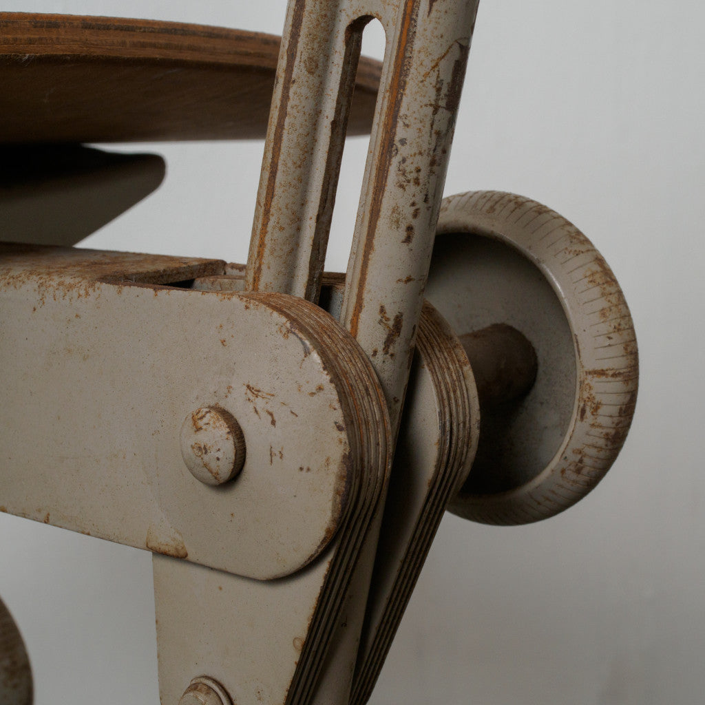 ドラフティングチェア