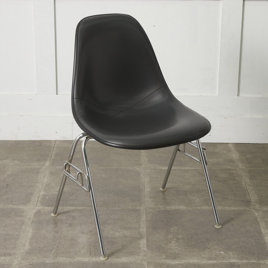 サイドシェルチェア スタッキングベース