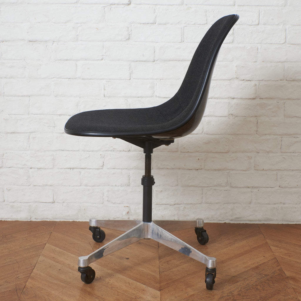 サイドシェルチェア  コントラクトキャスターベース