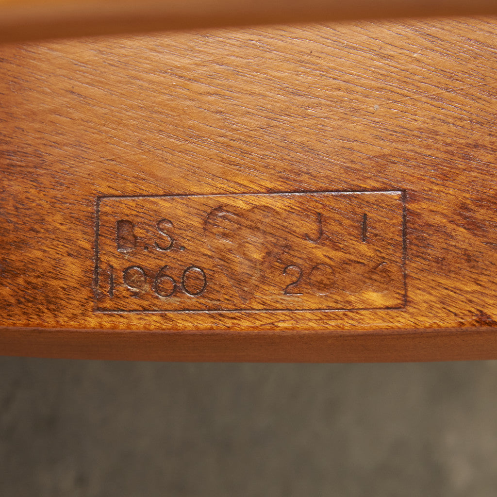 スティックバックチェア