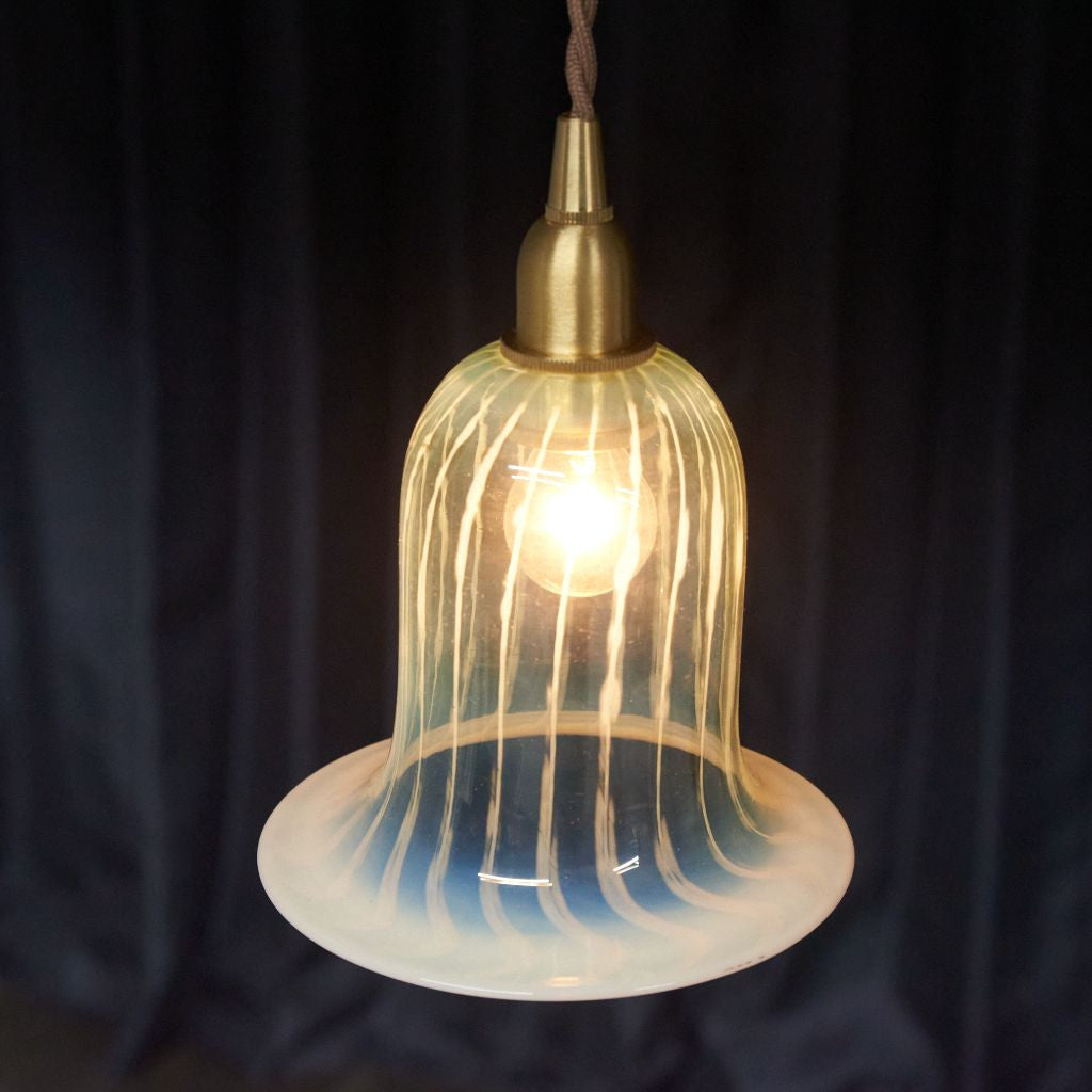 西欧アンティーク ヴァセリンガラス ペンダントライト