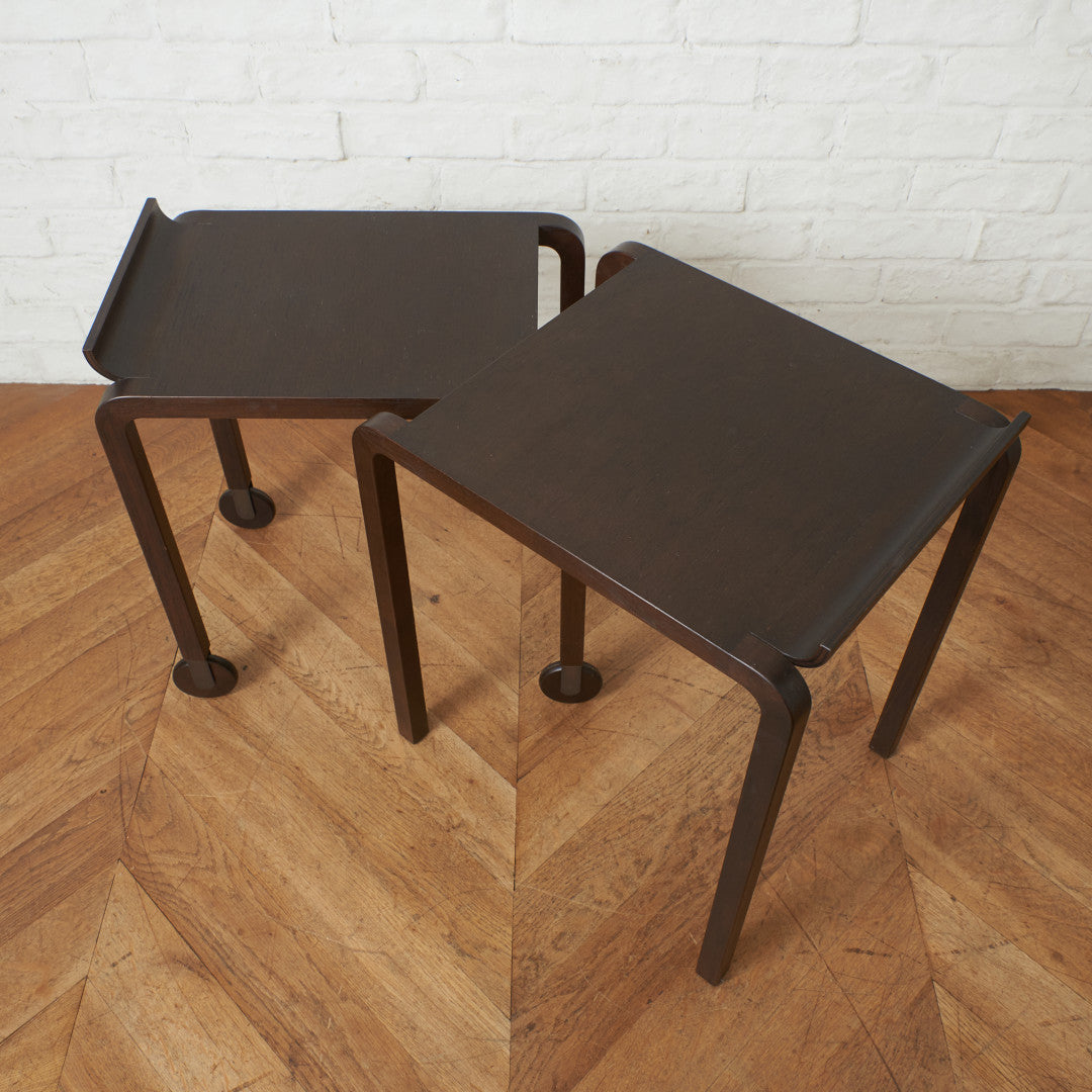 ネストテーブル