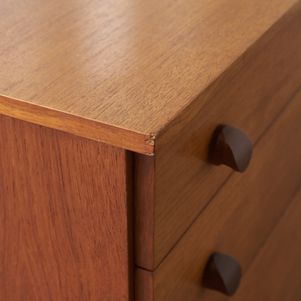 英国ヴィンテージ 4段チェスト