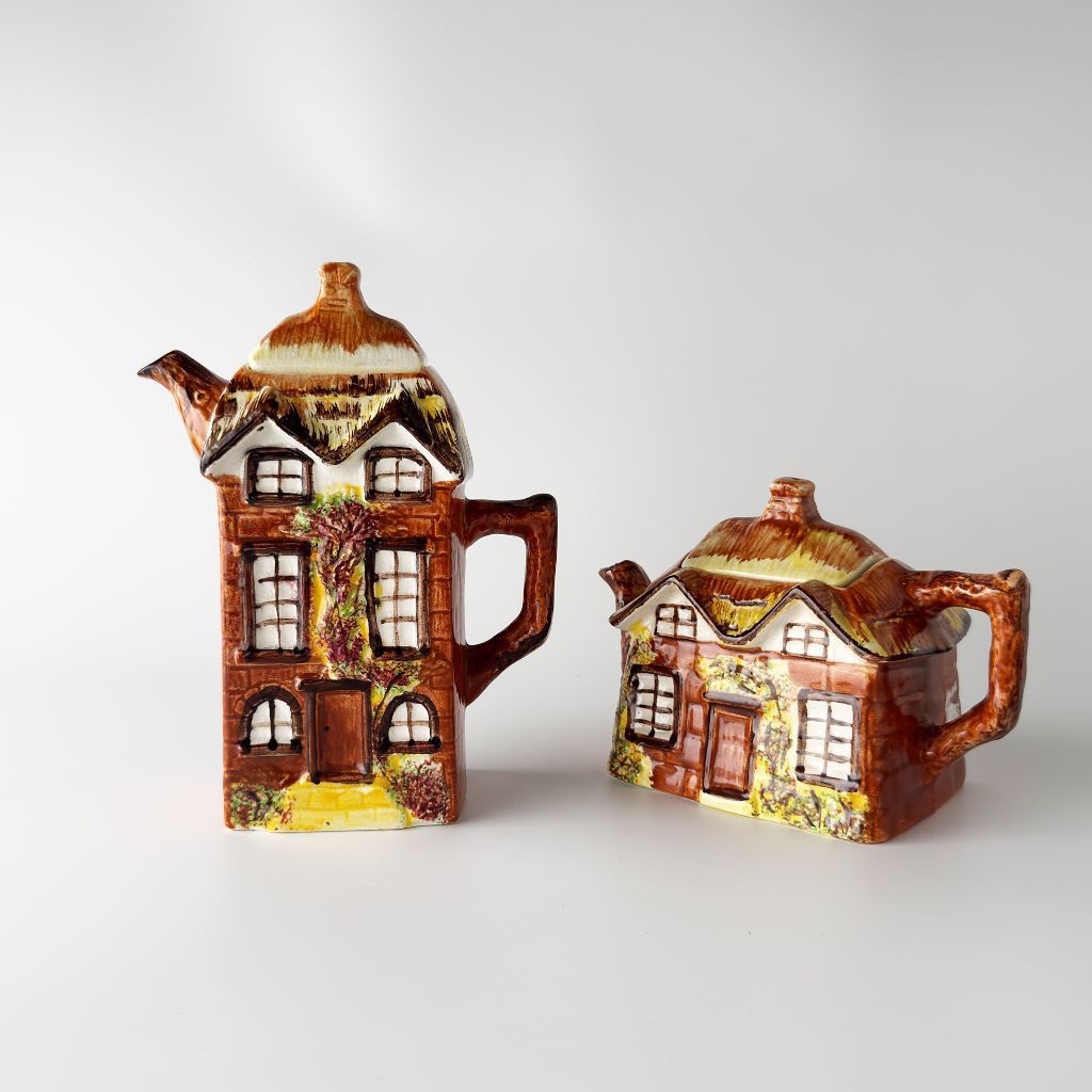 Ye Olde Cottage イ・オールド・コテージ ティーポット