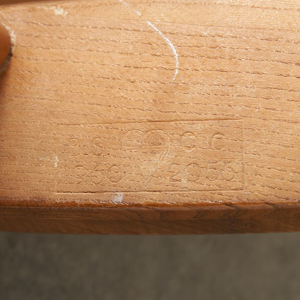 スティックバックチェア