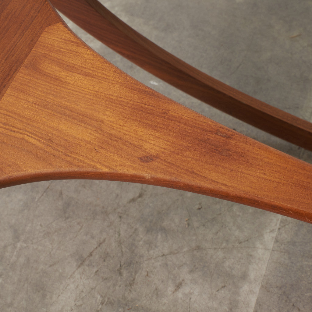 astro オーバルコーヒーテーブル