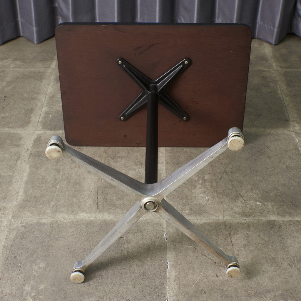 イームズ コントラクトベース テーブル