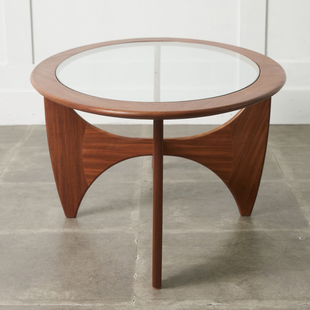 astro オーバルコーヒーテーブル