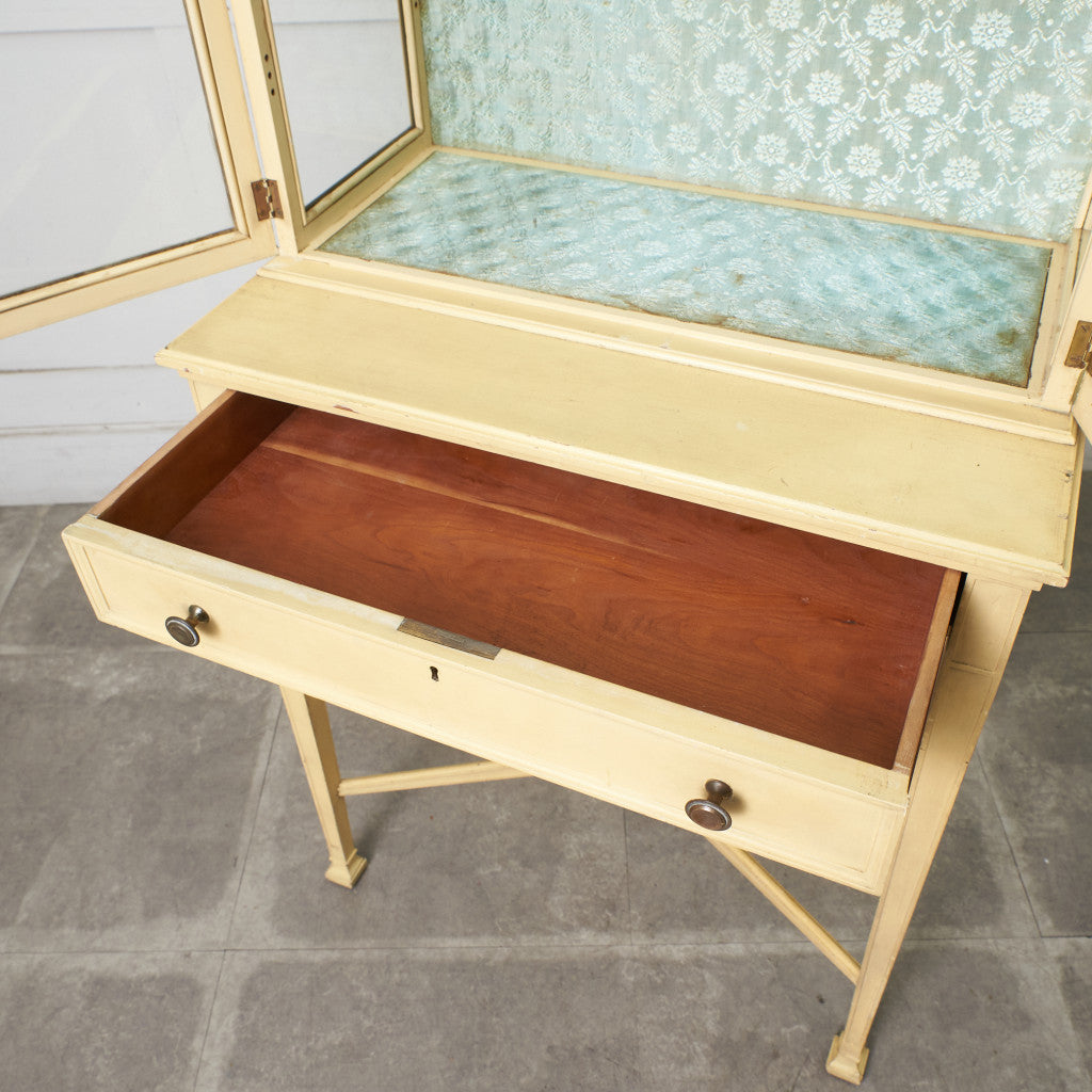 フレンチクラシック ペインテッド ガラスキャビネット