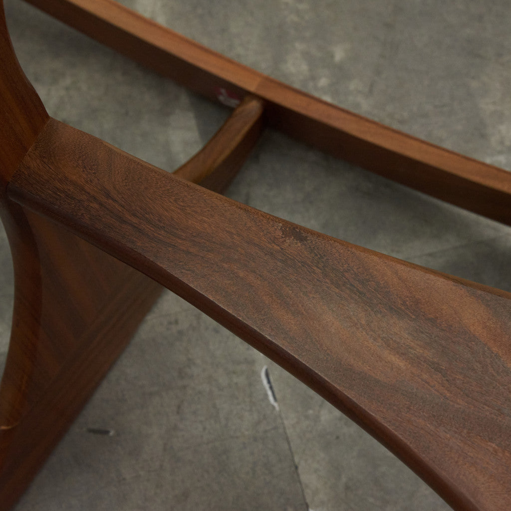 astro オーバルコーヒーテーブル