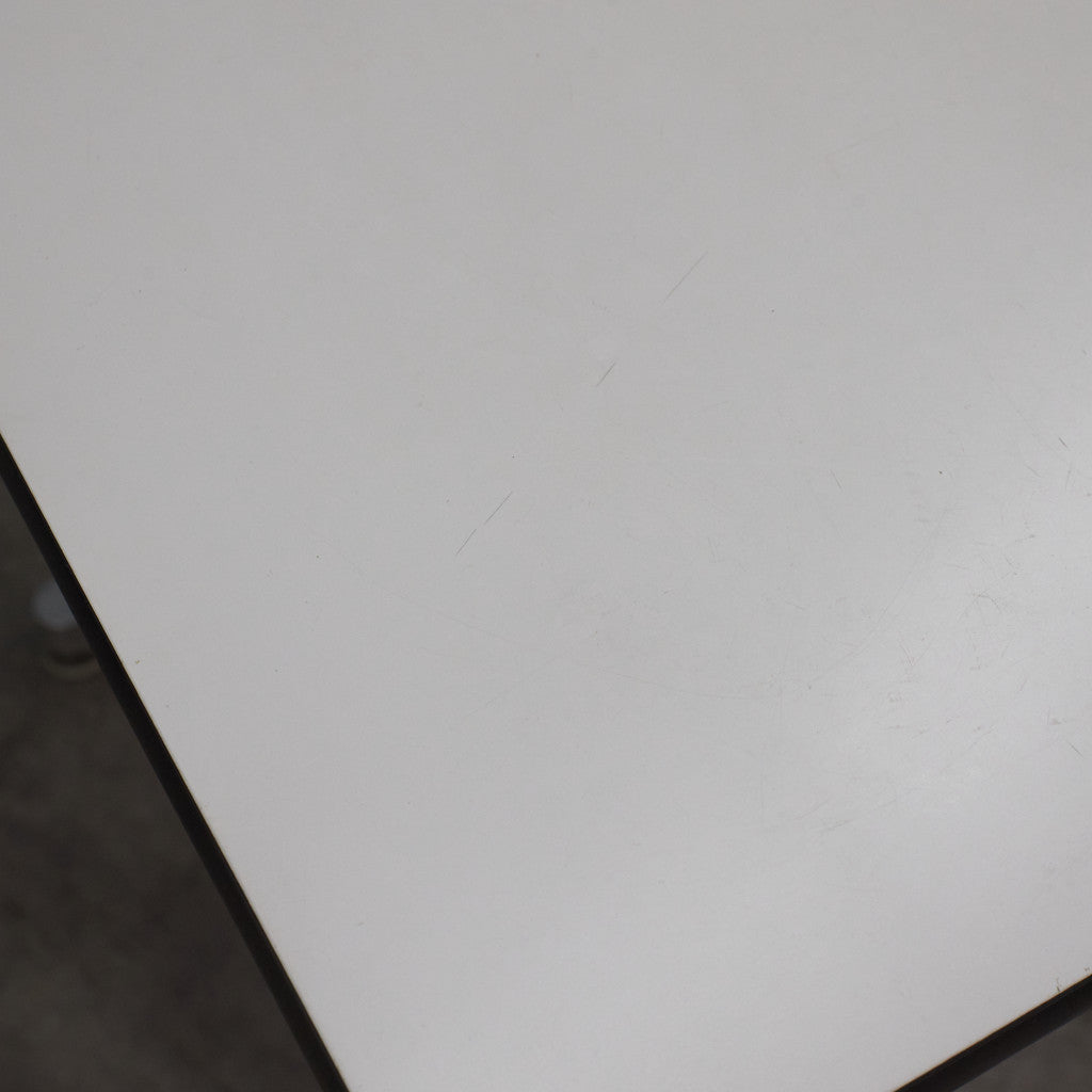 イームズ コントラクトベース テーブル