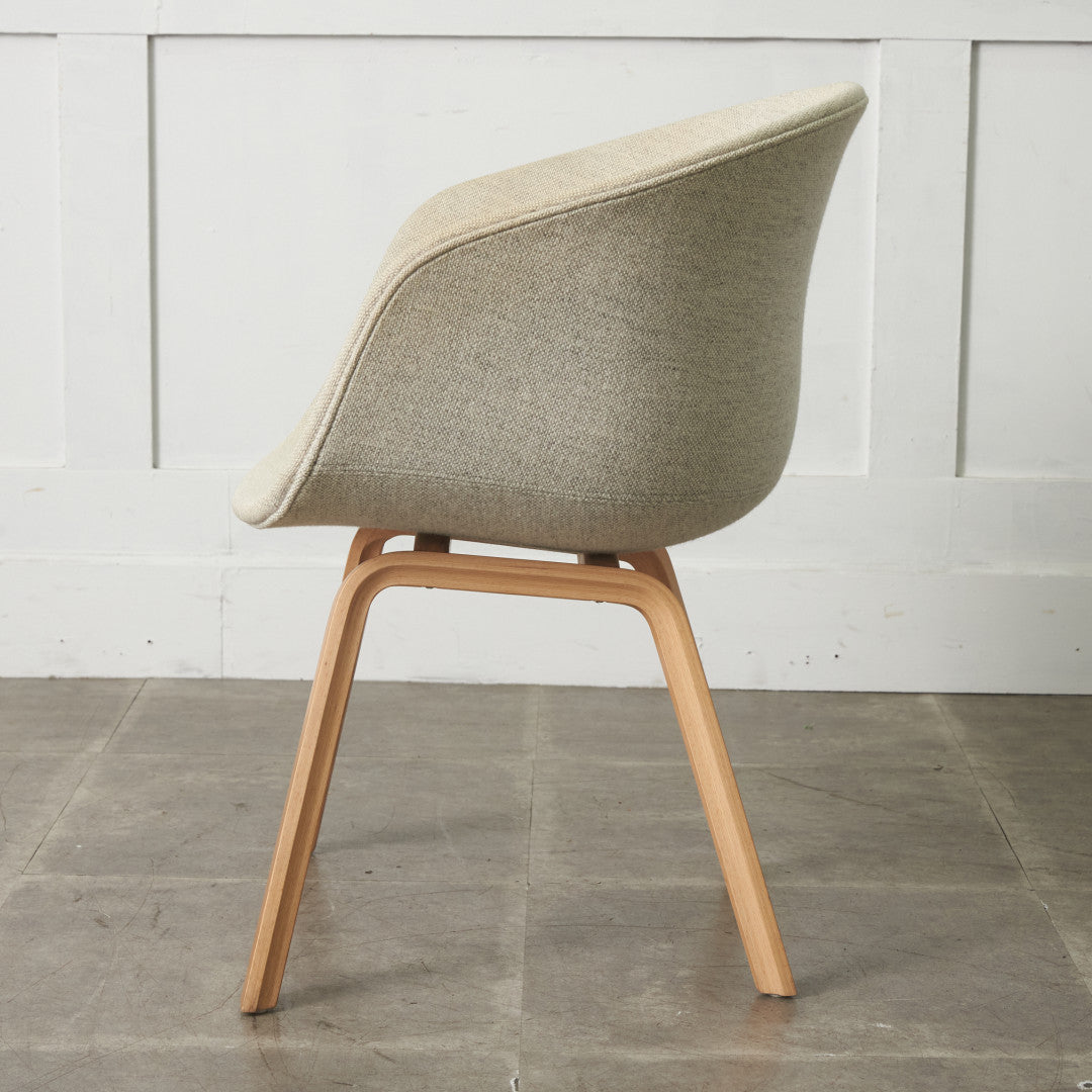 ABOUT A CHAIR アバウト ア チェア