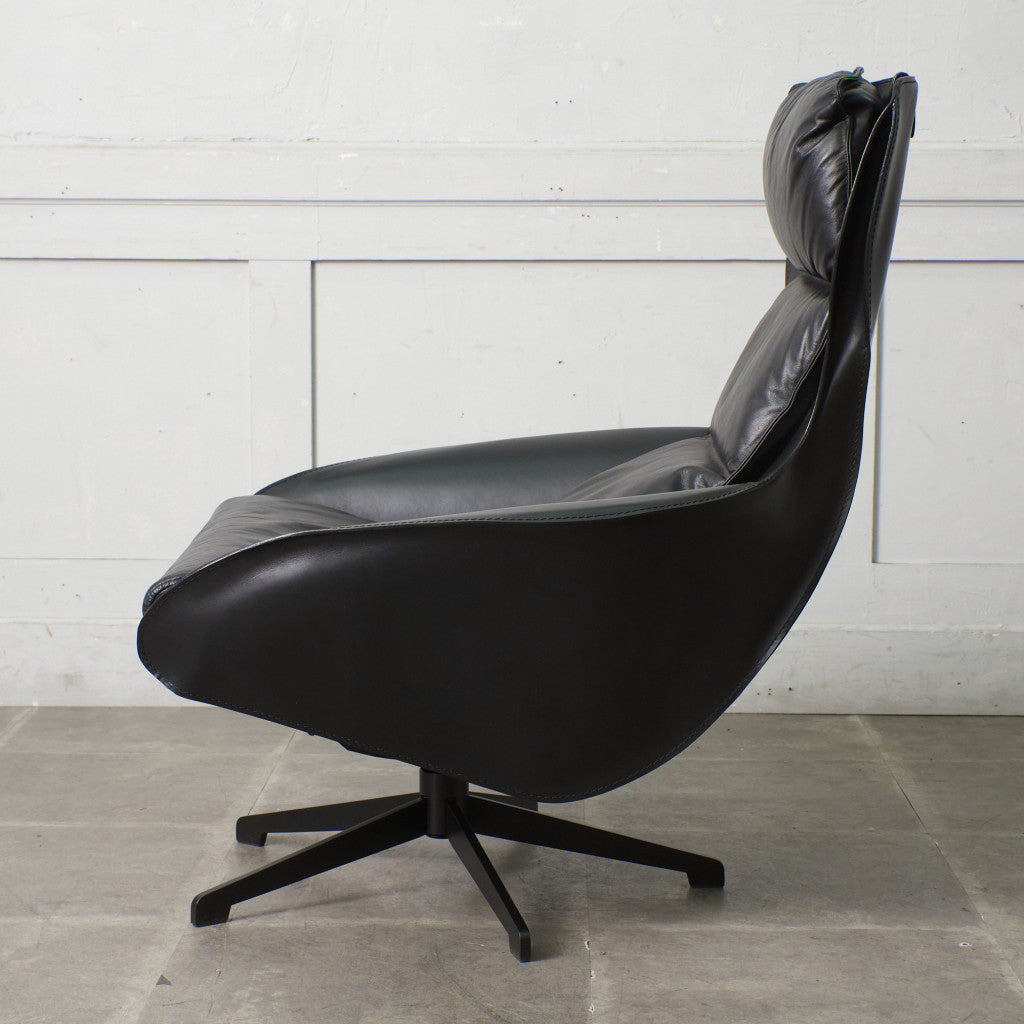 423 CAB ラウンジアームチェア