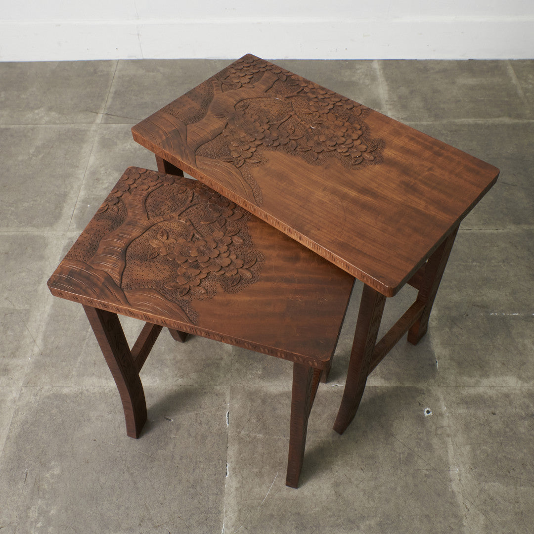 ネストテーブル