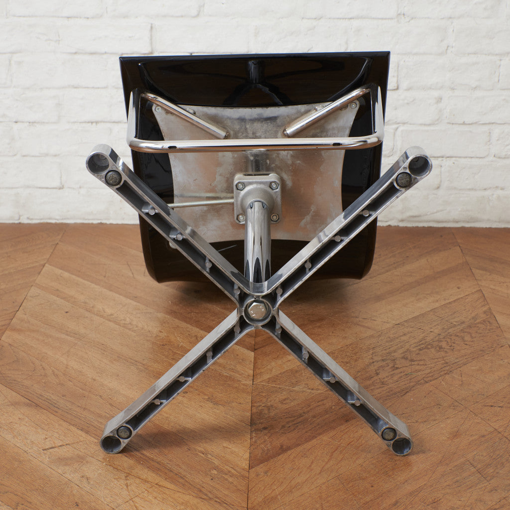 WOK 535 カウンターチェア