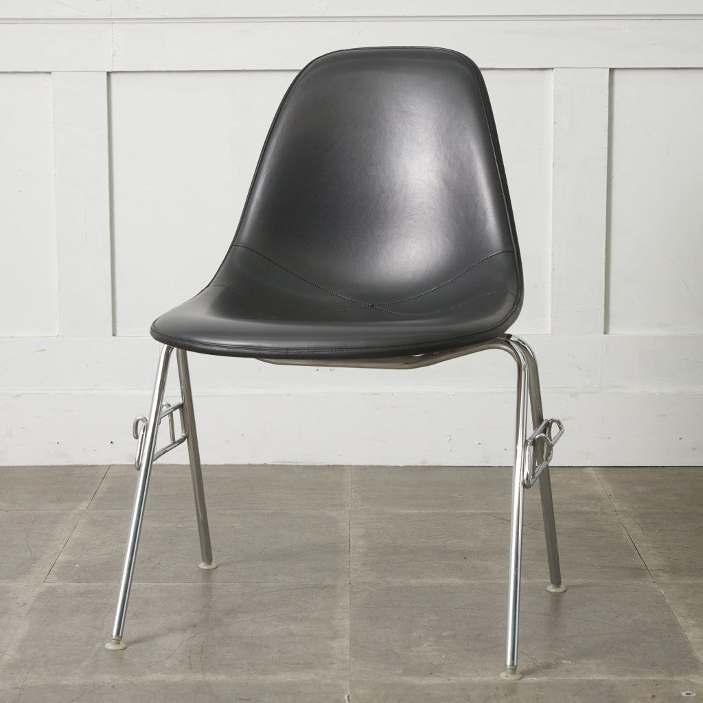 サイドシェルチェア スタッキングベース