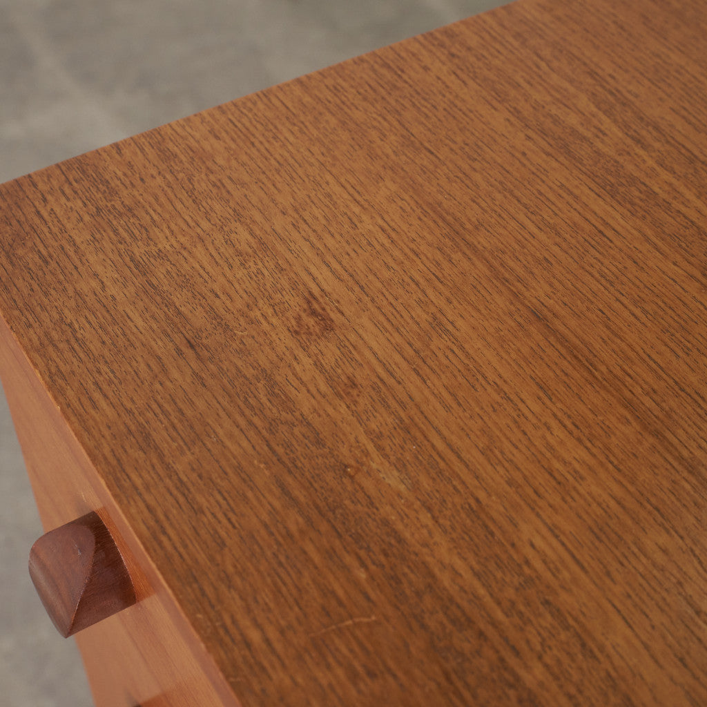 英国ヴィンテージ 4段チェスト