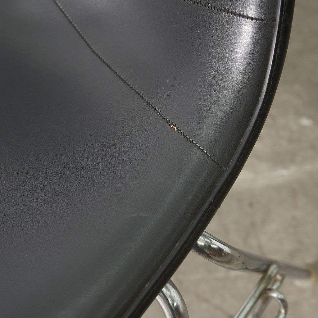 サイドシェルチェア スタッキングベース