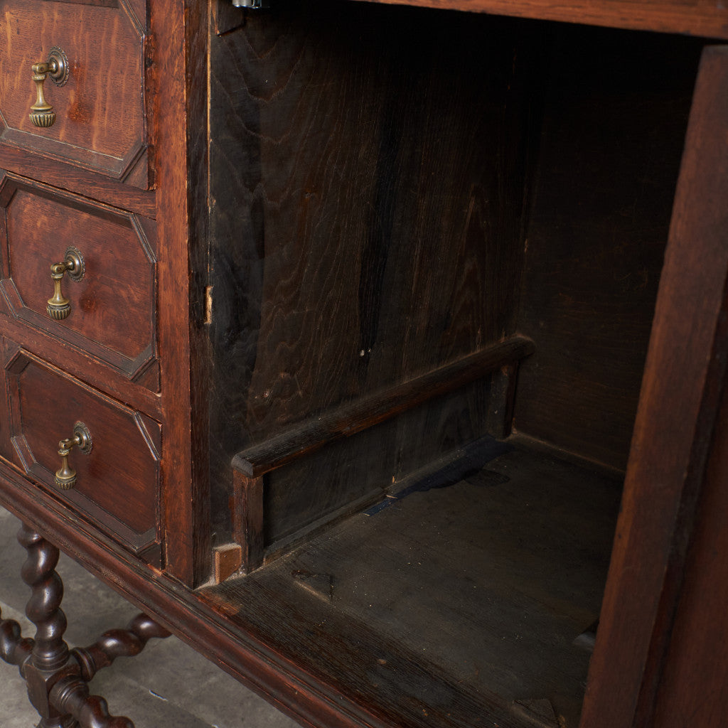 英国アンティーク コートカップボード