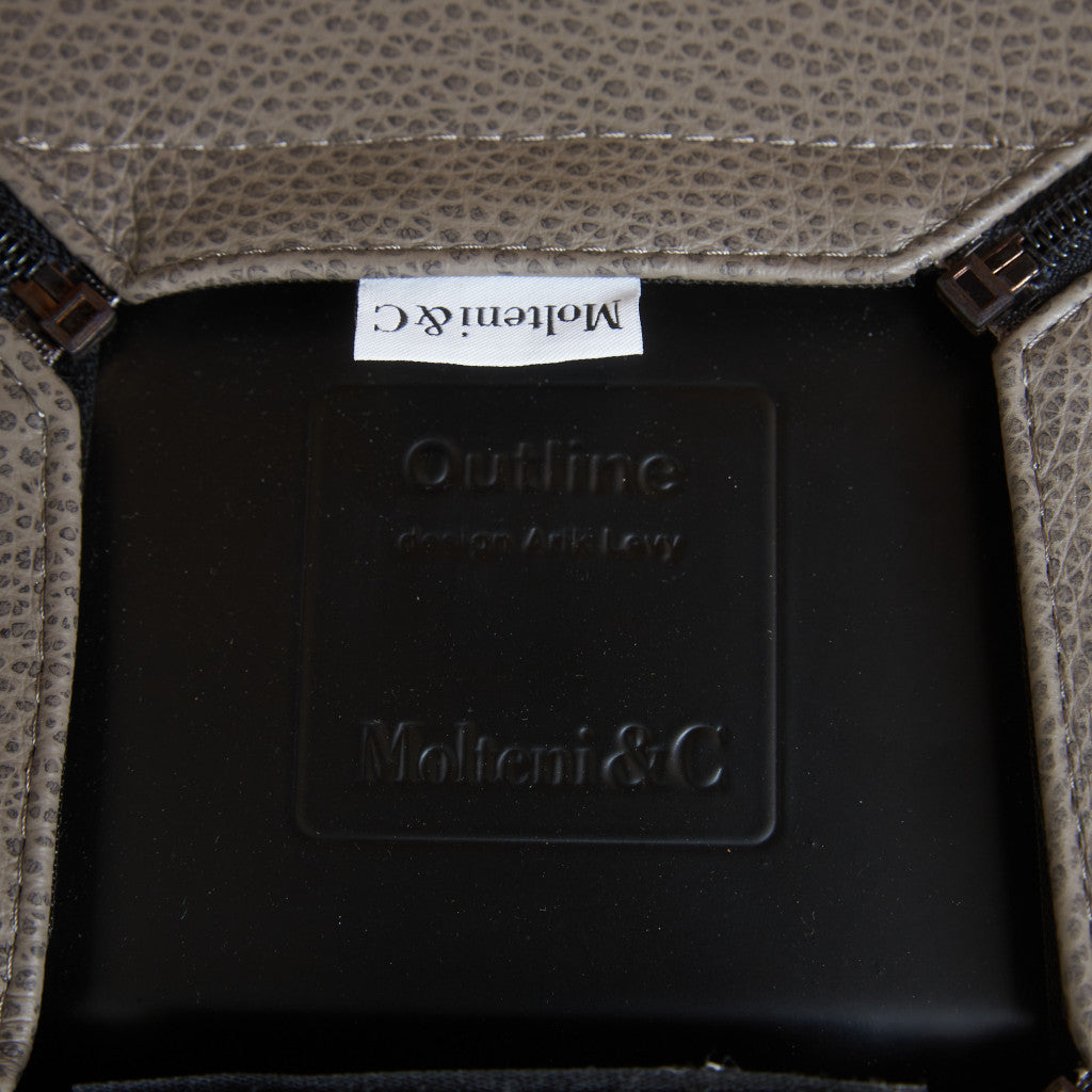 OUTLINE アームレスチェア