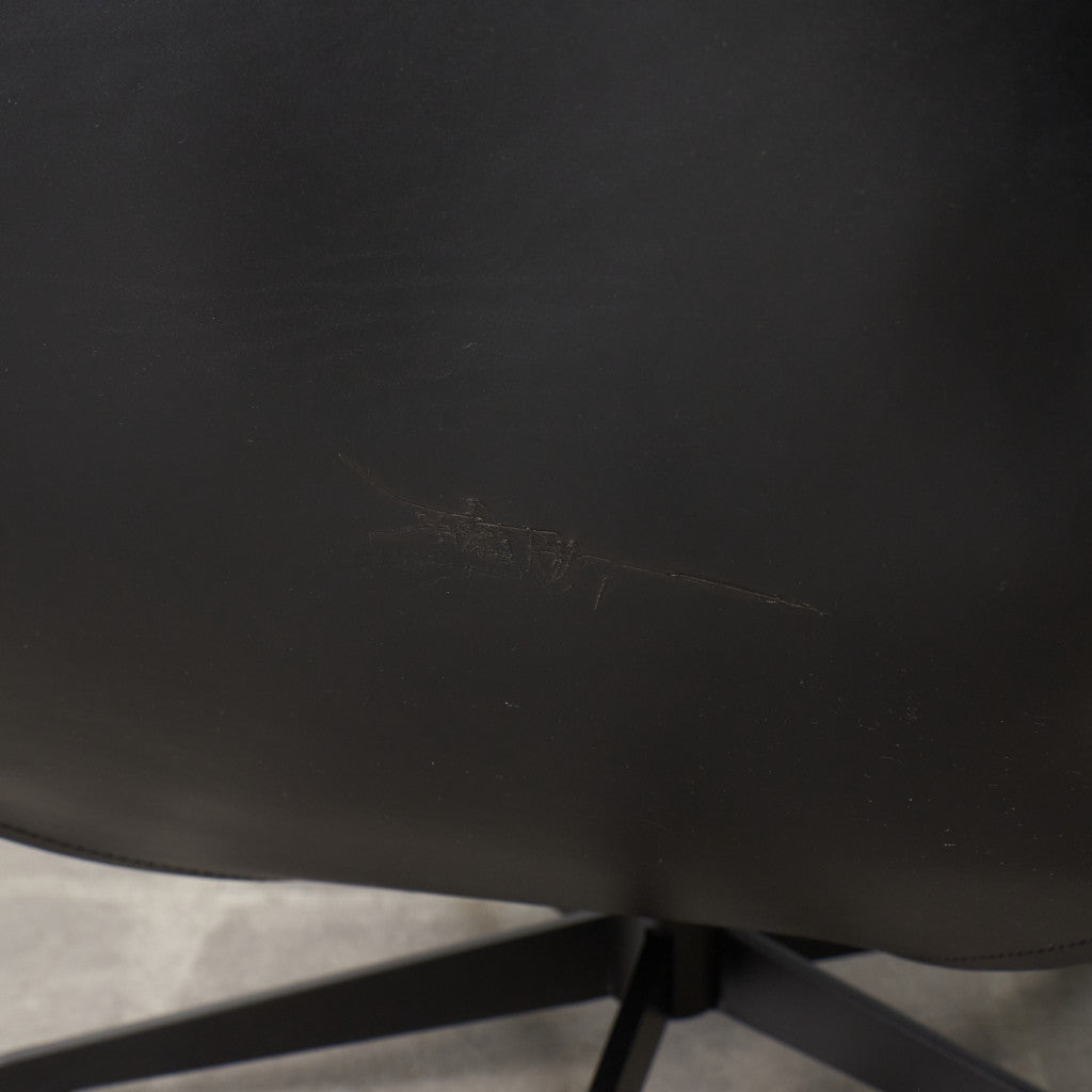 423 CAB ラウンジアームチェア