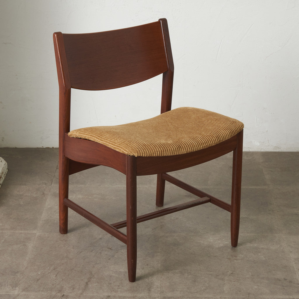 英国ヴィンテージ ダイニングチェア / 張替済