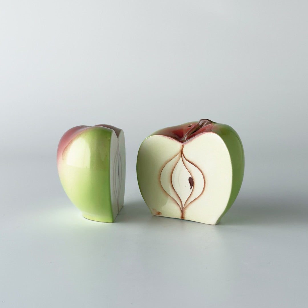 りんごの置物 リチャード・ラカム作 スウェーデン