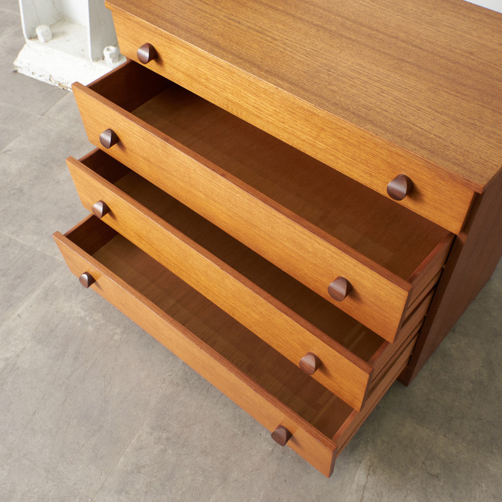 英国ヴィンテージ 4段チェスト