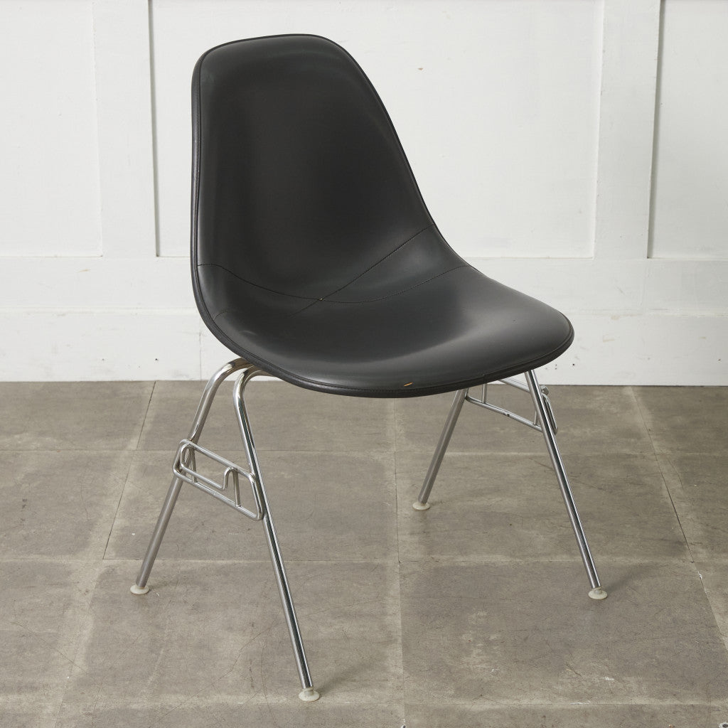 サイドシェルチェア スタッキングベース