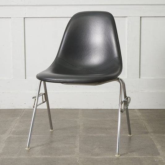 サイドシェルチェア スタッキングベース