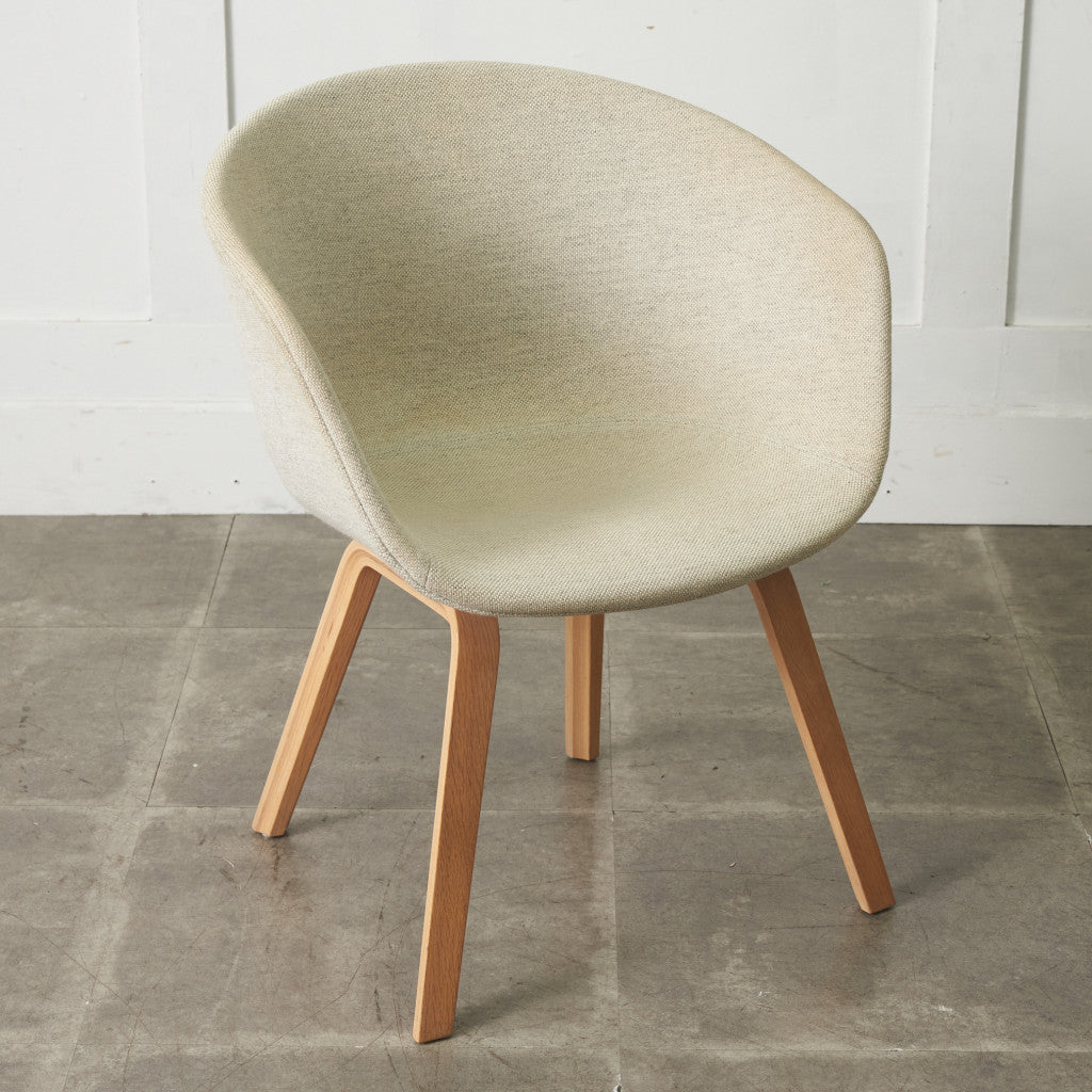 ABOUT A CHAIR アバウト ア チェア