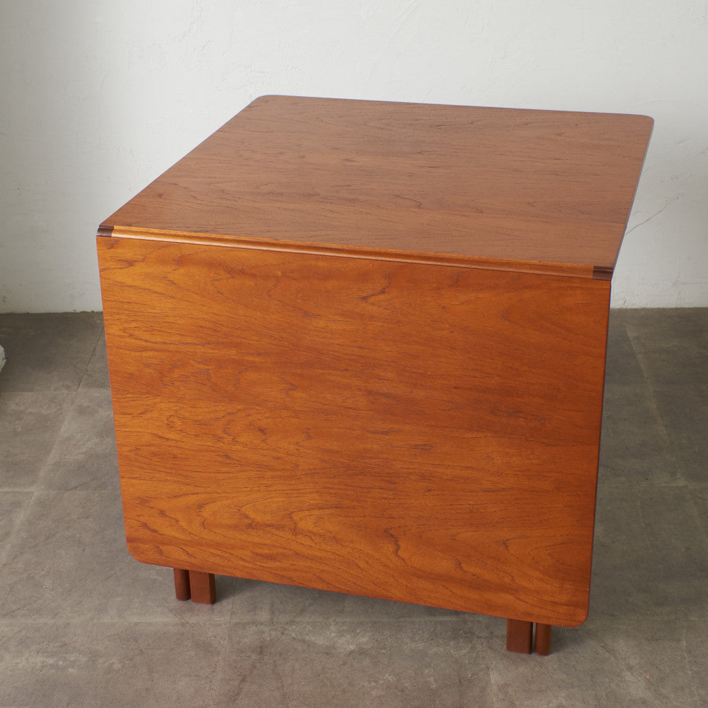 ドロップリーフゲートレッグテーブル