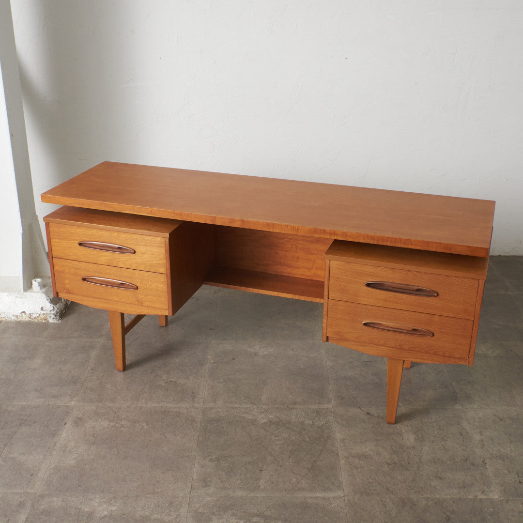 英国ヴィンテージ ドレッシングデスク – rocca rocca