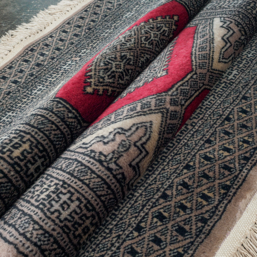 ウール製 手織りラグ