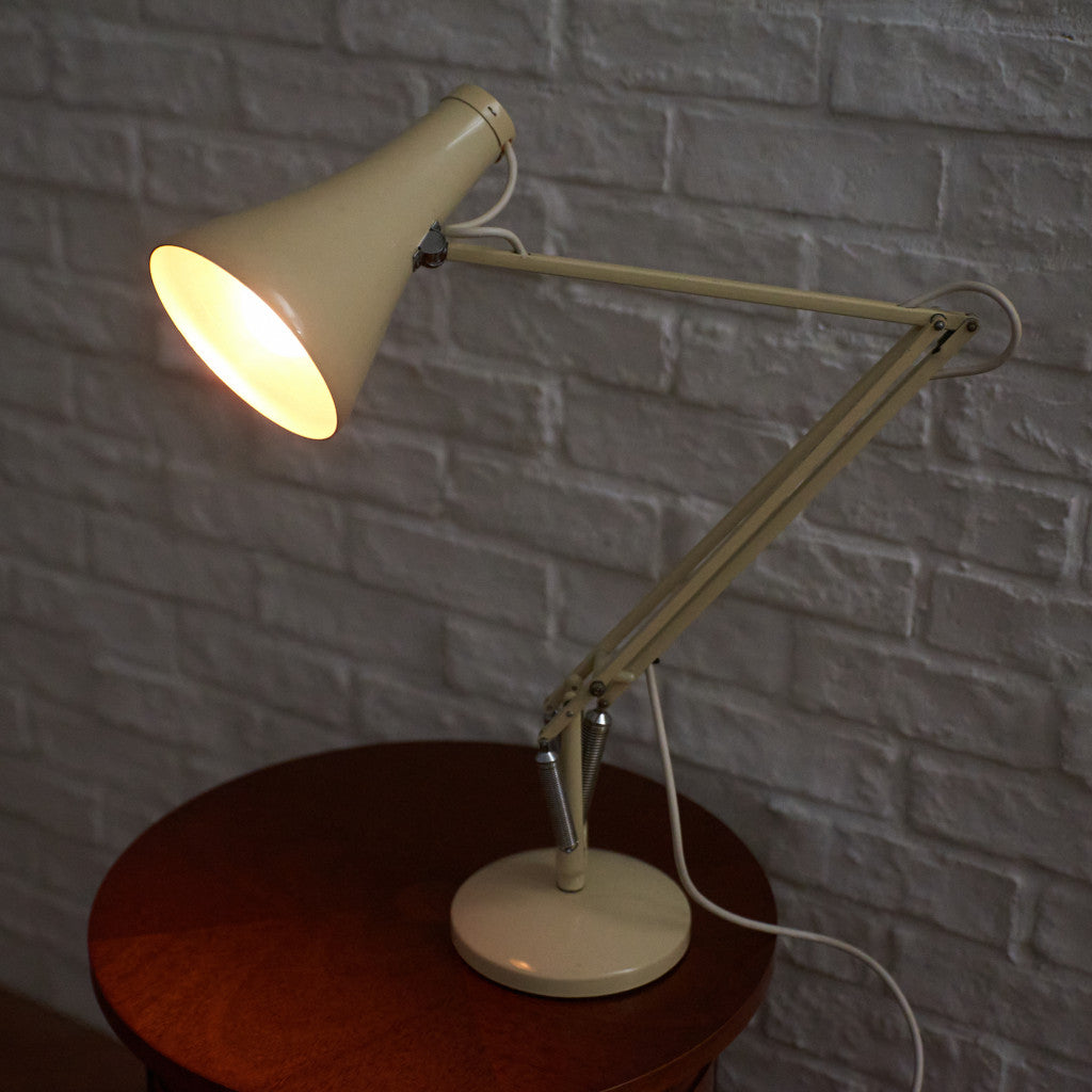 ヴィンテージ デスクランプ Model 90
