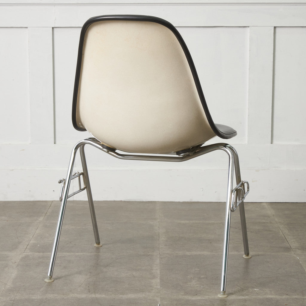 サイドシェルチェア スタッキングベース