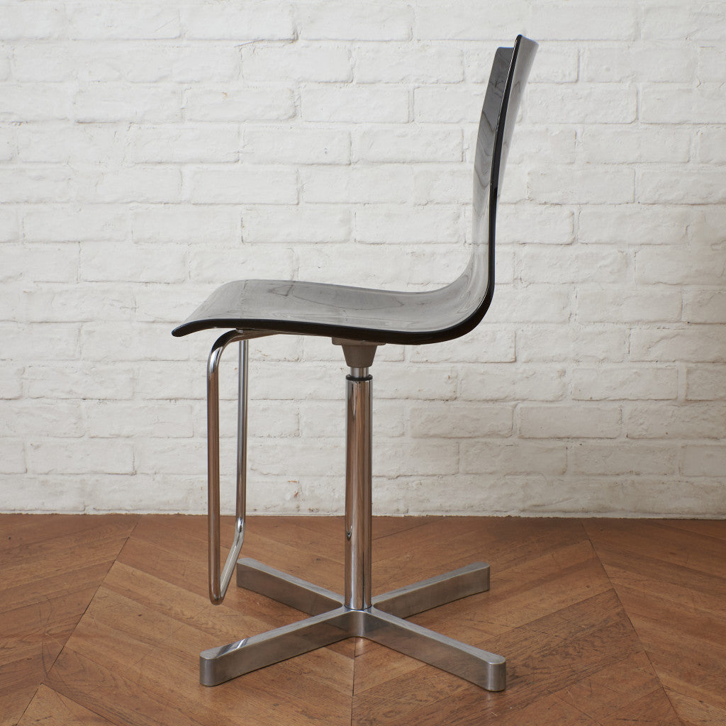 WOK 535 カウンターチェア