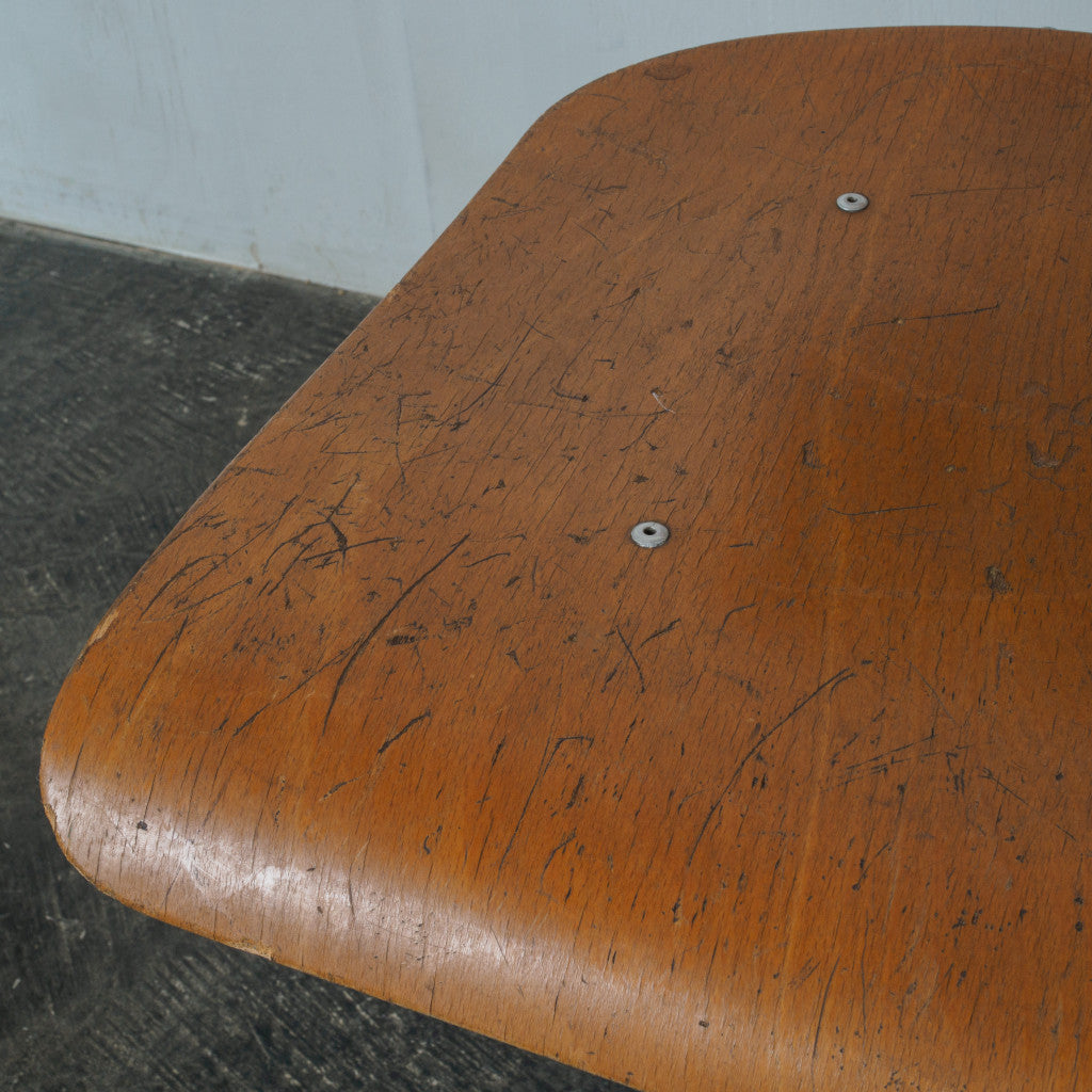 ドラフティングチェア