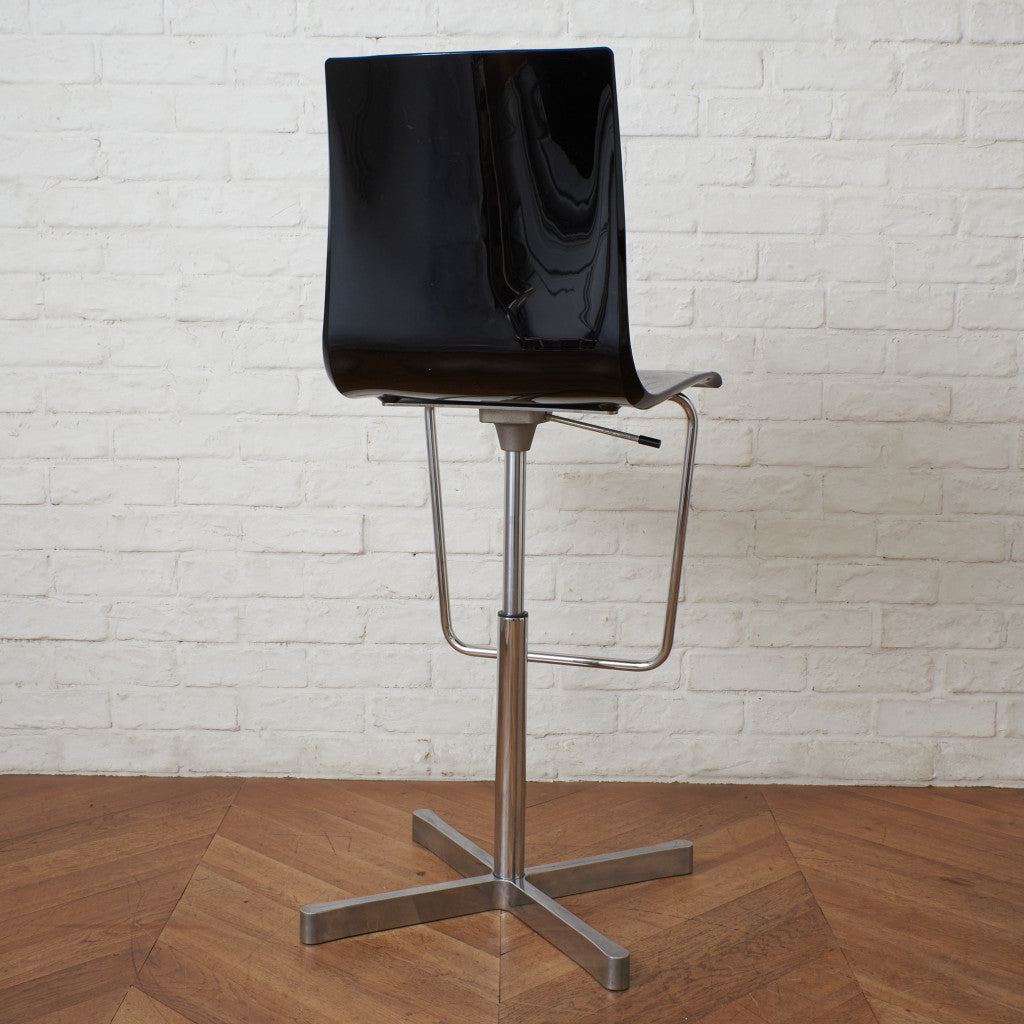 WOK 535 カウンターチェア