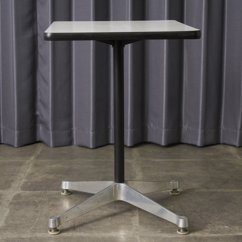 イームズ コントラクトベース テーブル