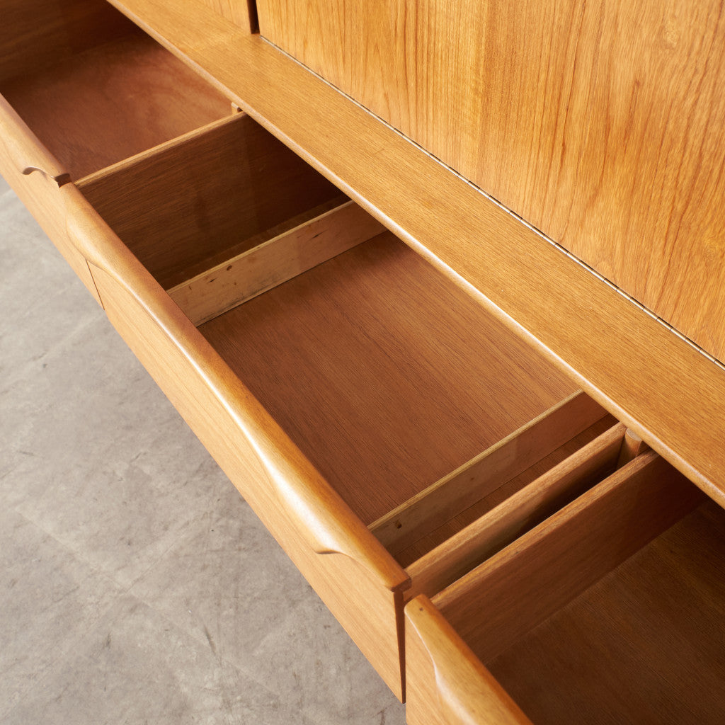 S-Form ヴィンテージ ハイサイドボード