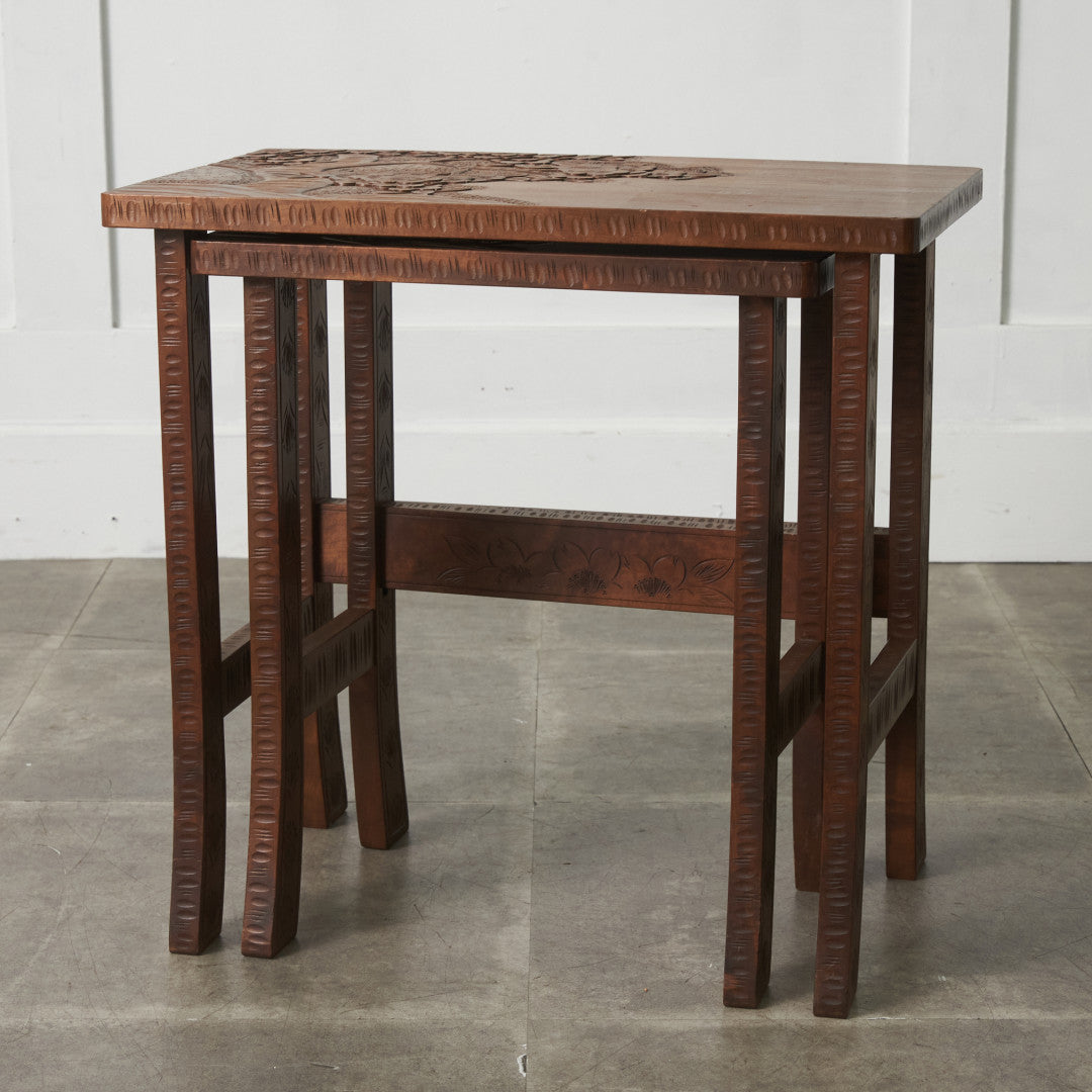 ネストテーブル