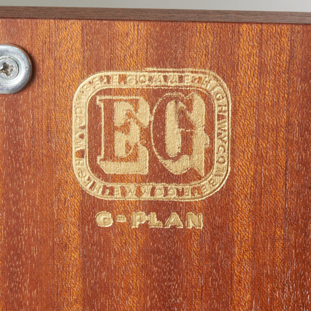 トーラ材 ワードローブ