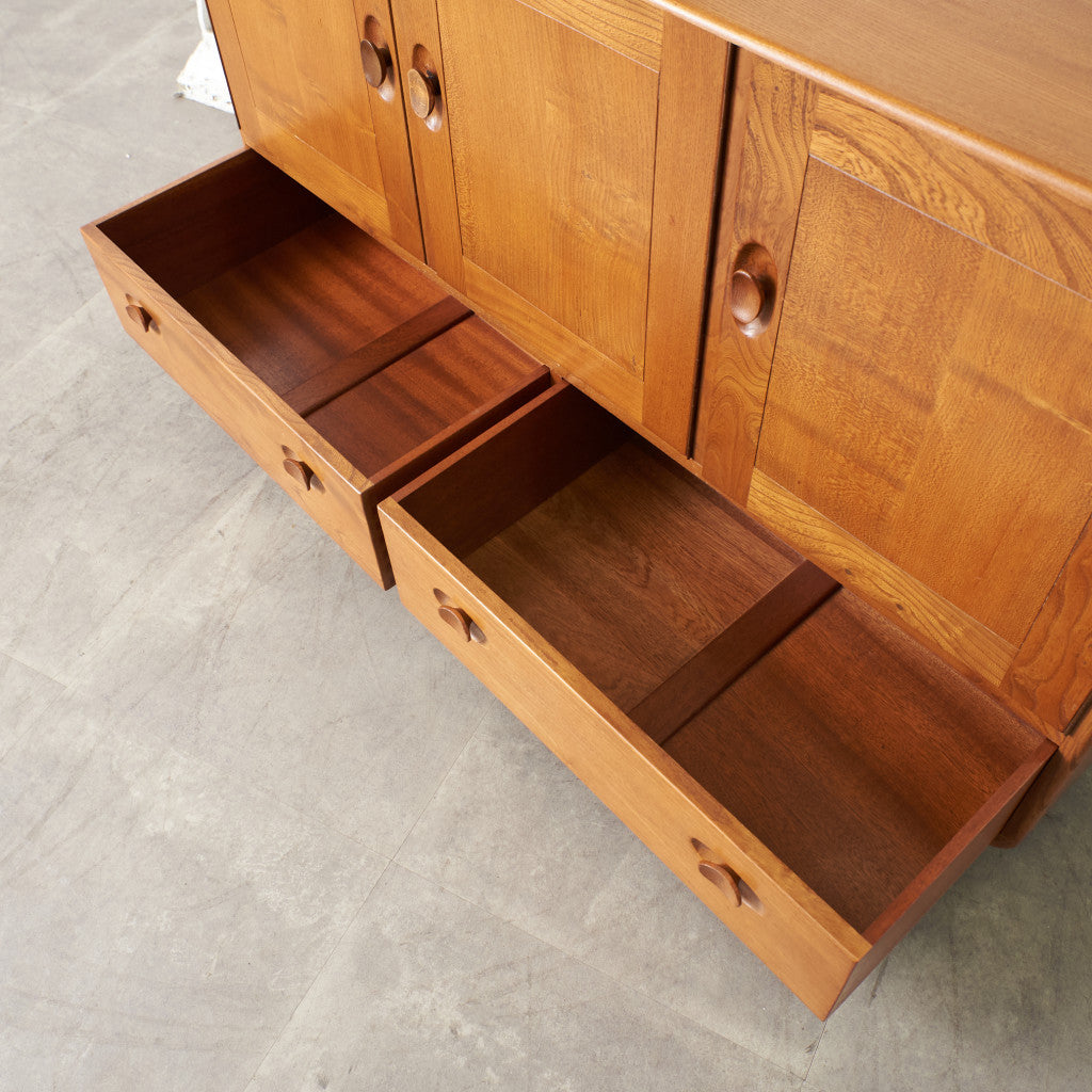 ウィンザー サイドボード