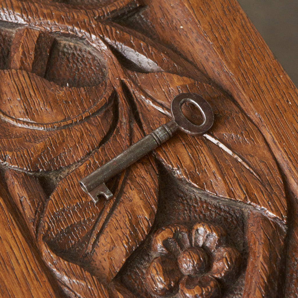 英国アンティーク オーク材 コーナキャビネット