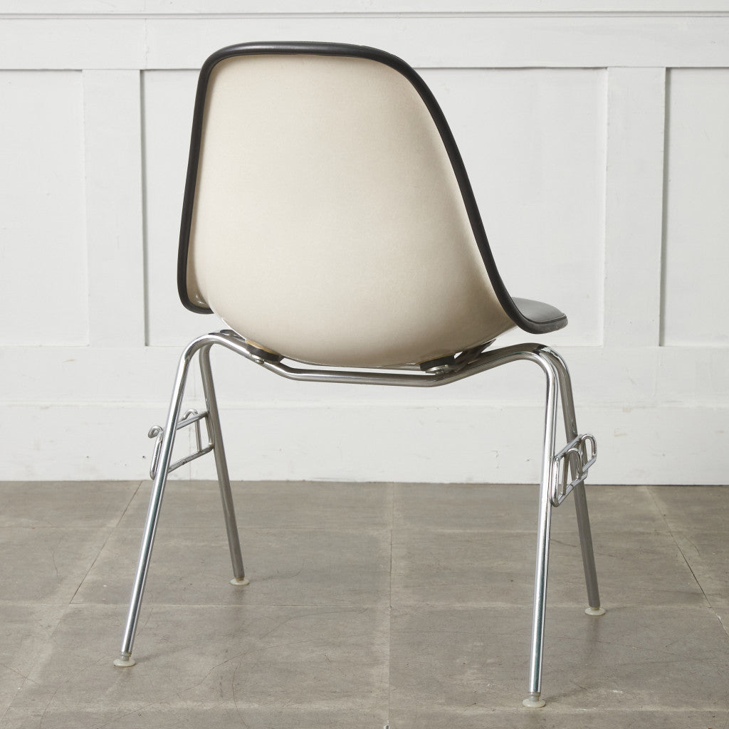 サイドシェルチェア スタッキングベース