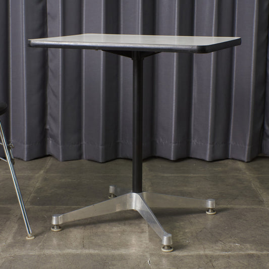 イームズ コントラクトベース テーブル